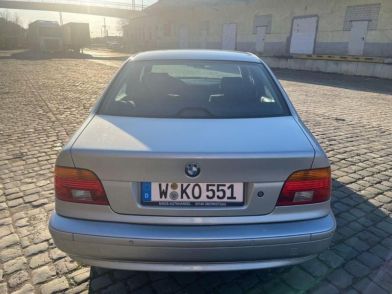 Gebraucht BMW 520 170 PS (125 kW) 2003 Silber Limousine