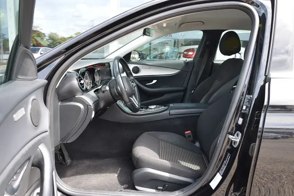 Gebraucht Mercedes E350 286 PS (210 kW) 2020 Schwarz Limousine