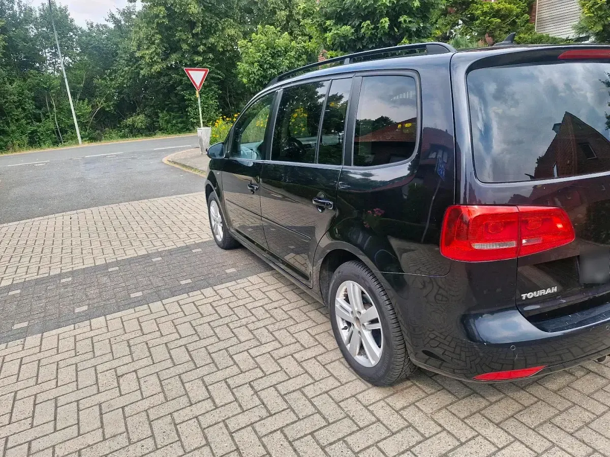 Gebraucht VW Touran 140 PS (102 kW) 2013 Schwarz Van / Kleinbus