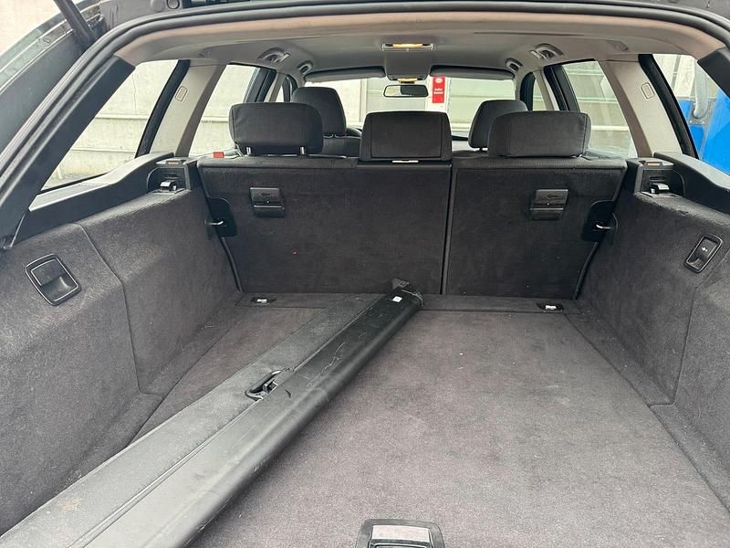 Gebraucht BMW 530 218 PS (160 kW) 2004 Grau Kombi