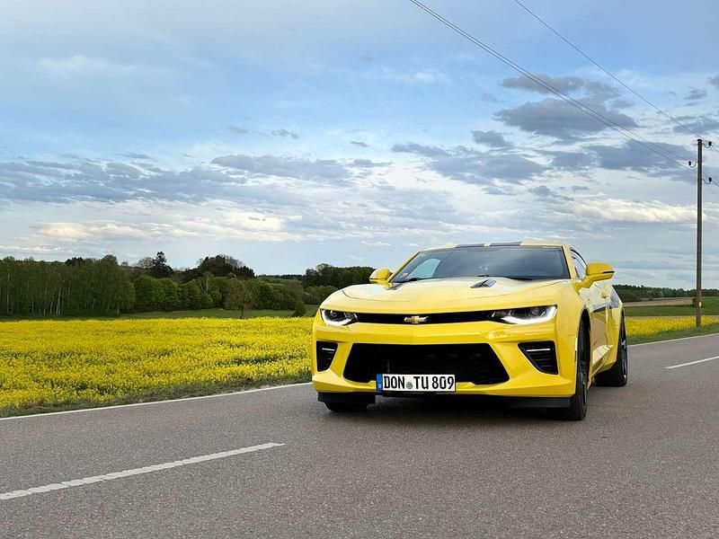 Gelb Gebraucht 2017 Chevrolet Camaro Coupé | 36.000 € - Bild 1/4