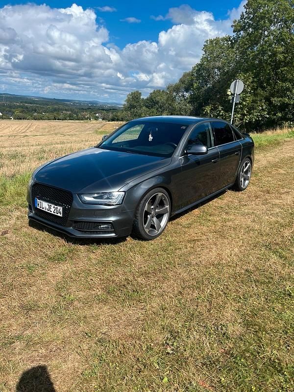 Silber Gebraucht 2015 Audi A4 S-Line Limousine | 10.200 € (Fairer Preis) - Bild 1/4