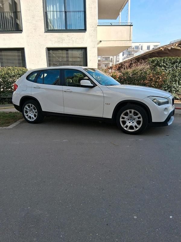 Gebraucht BMW X1 143 PS (105 kW) 2011 Weiß SUV