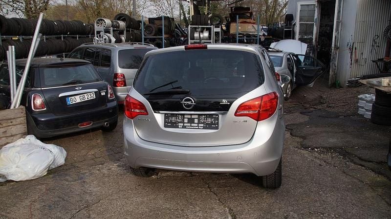 Gebraucht Opel Meriva Innovation 120 PS (88 kW) 2011 Silber Van / Kleinbus