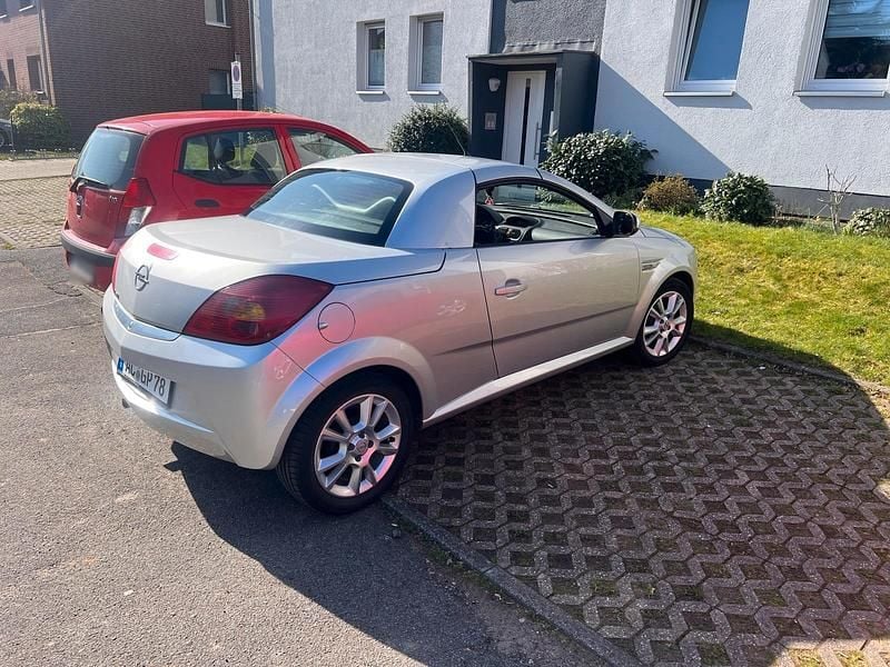 Gebraucht Opel Tigra 90 PS (66 kW) 2006 Silber Cabrio
