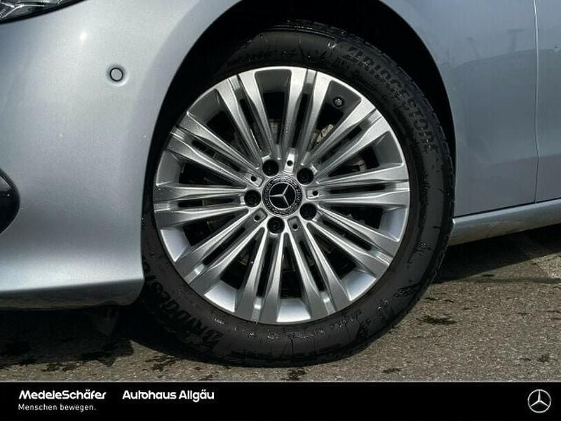 Gebraucht Mercedes C180 Avantgarde 170 PS (125 kW) 2024 Lack hightechsilber Limousine