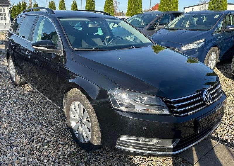 Schwarz Gebraucht 2014 VW Passat Comfortline Kombi | 7.590 € (Fairer Preis) - Bild 1/4