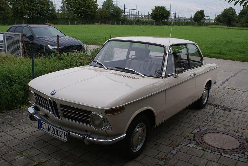 Beige Gebraucht 1970 BMW 2002 Limousine | 21.200 € - Bild 1/4