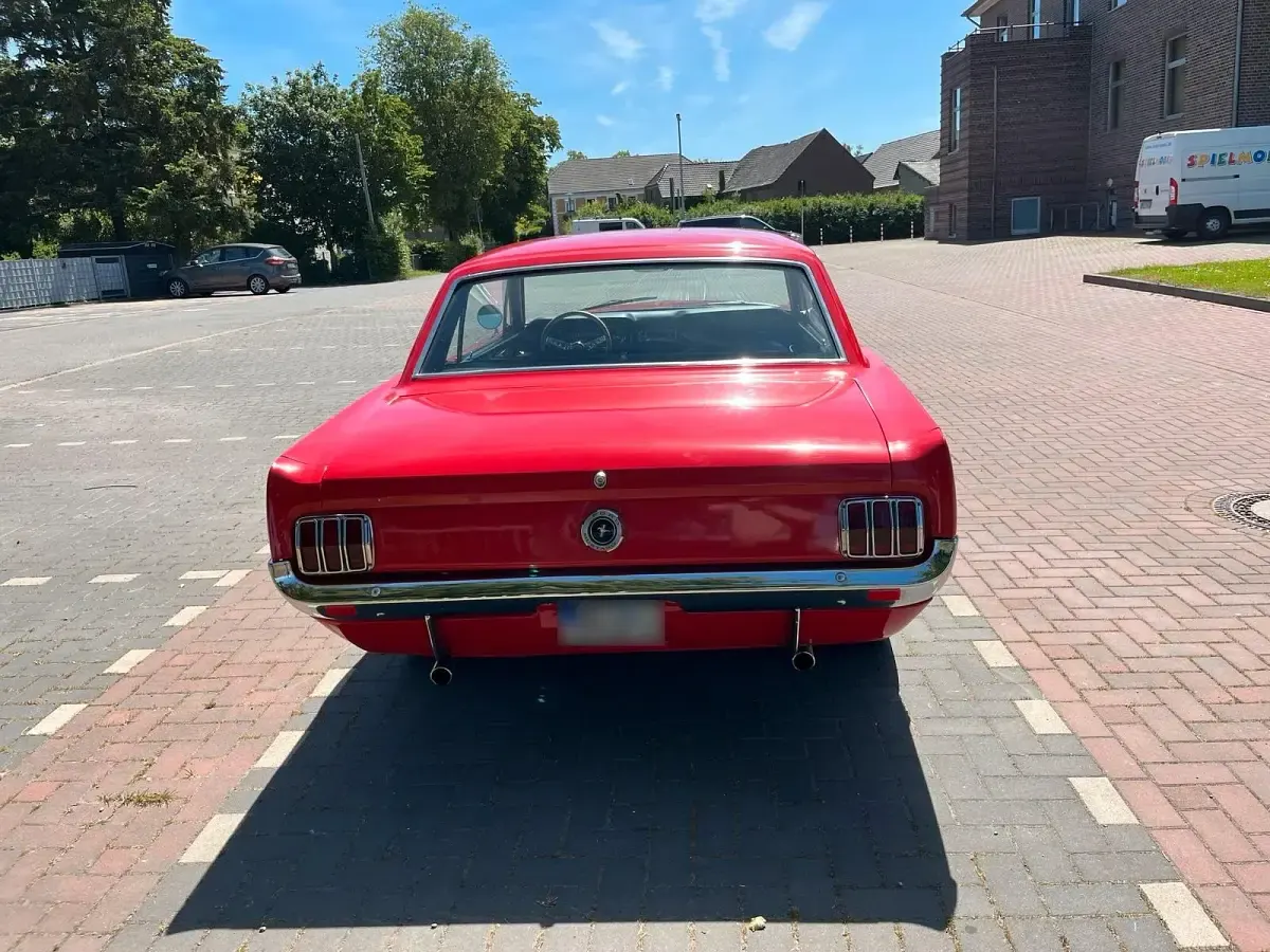 Gebraucht Ford V8 200 PS (147 kW) 1965 Rot Coupé