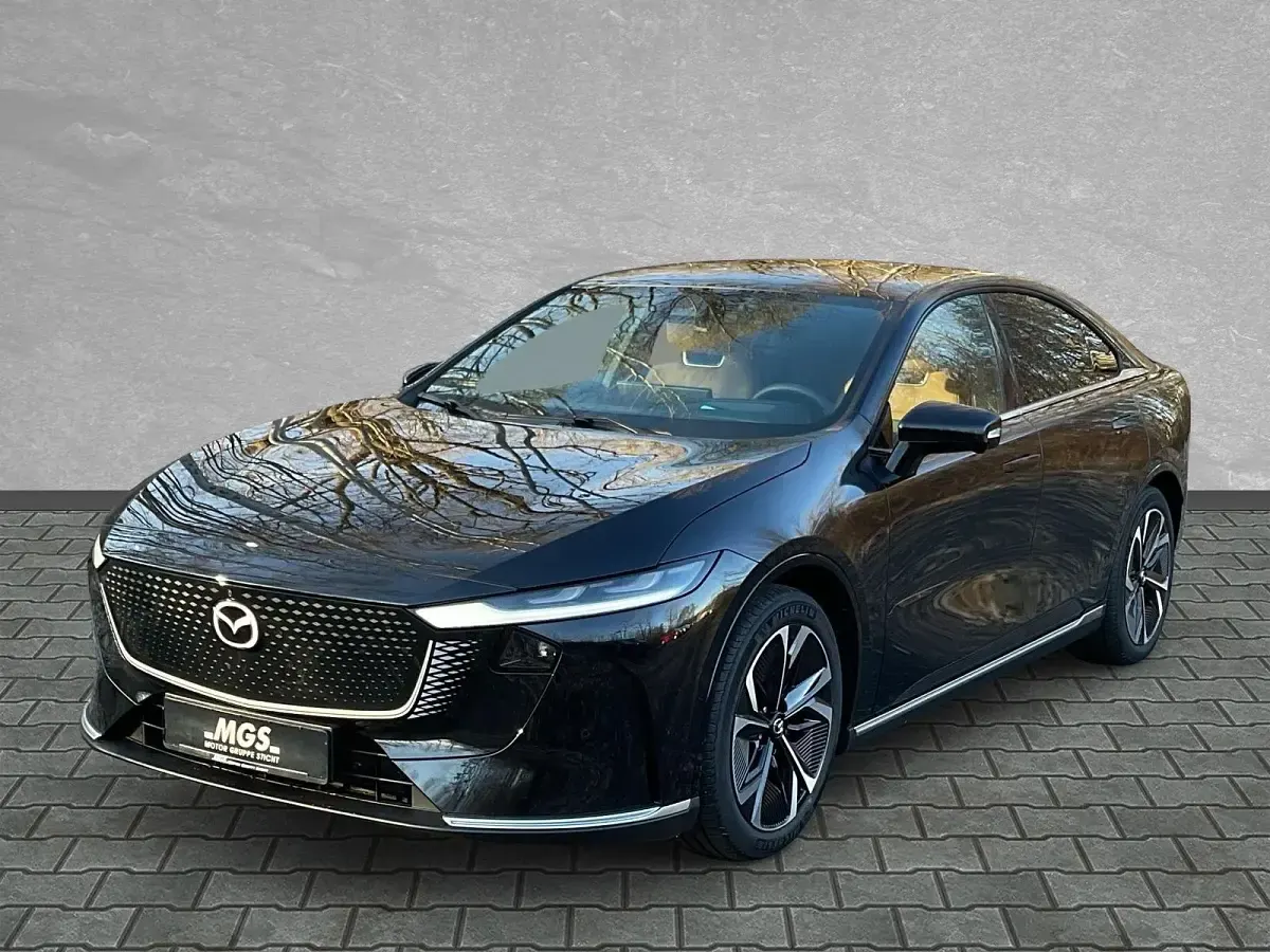 Neu Mazda 6e Takumi-Line 189 kW (258 PS) 2026 Jet black Limousine