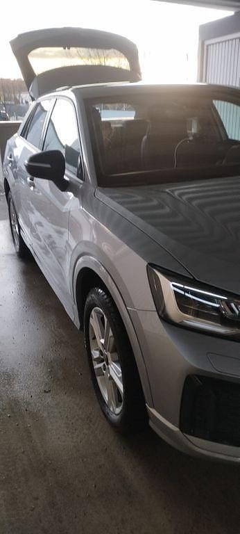 Second-hand Audi Q2 Advanced 150 CP (110 kW) 2025 Gri SUV