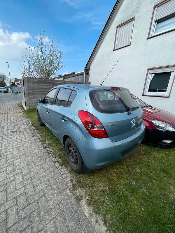 Gebraucht Hyundai i20 77 PS (56 kW) 2009 Blau Kleinwagen