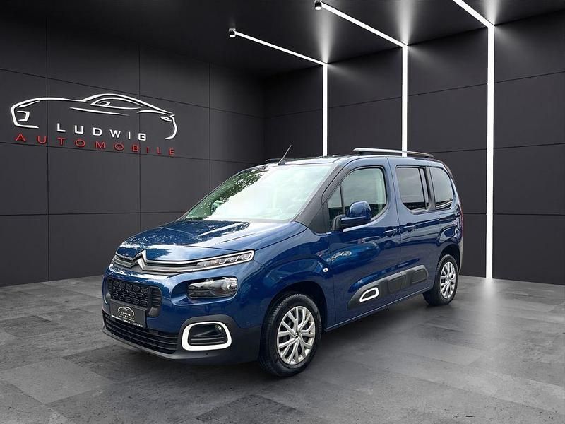 Blau Gebraucht 2020 Citroën Berlingo Shine Van / Kleinbus | 15.999 € (Guter Preis) - Bild 1/4