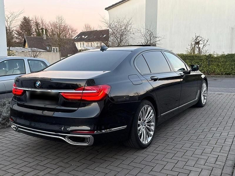 Gebraucht BMW 750L 400 PS (294 kW) 2018 Schwarz Limousine