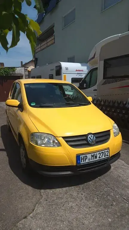 Gebraucht VW Fox 54 PS (39 kW) 2005 Gelb Kleinwagen