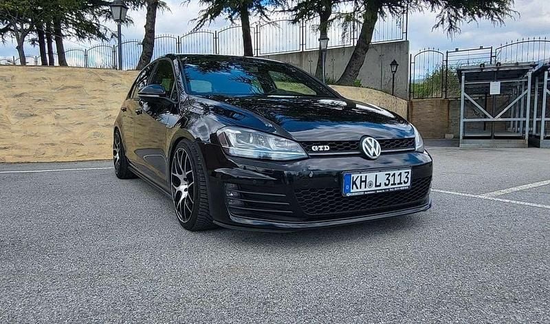 Schwarz Gebraucht 2015 VW Golf VII GTD Limousine | 14.300 € (Fairer Preis) - Bild 1/4