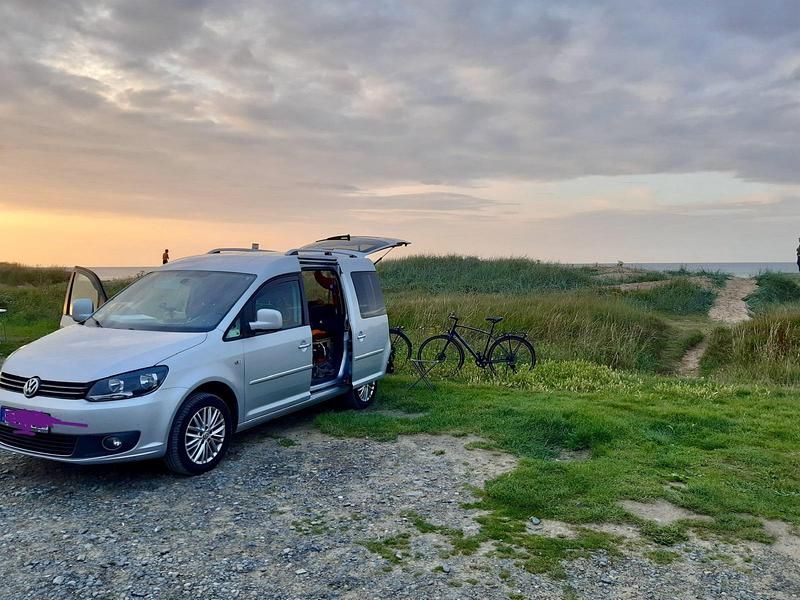 Silber Gebraucht 2015 VW Caddy Team Van / Kleinbus | 9.000 € - Bild 1/4