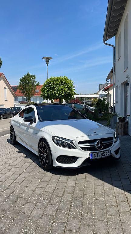 Weiß Gebraucht 2018 Mercedes C43 AMG AMG Coupé | 39.000 € (Etwas zu teuer) - Bild 1/4