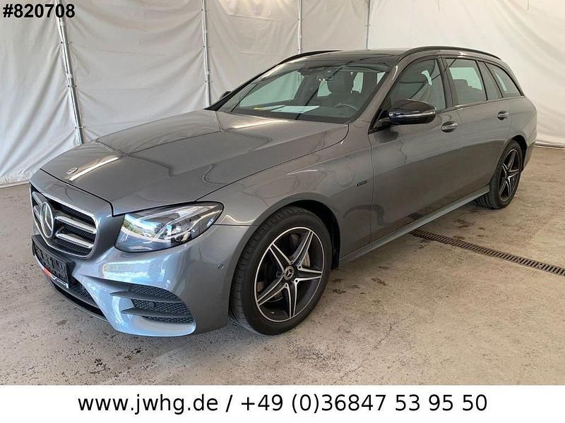Grau Gebraucht 2019 Mercedes E300 AMG line Limousine | 22.450 € (Guter Preis) - Bild 1/4