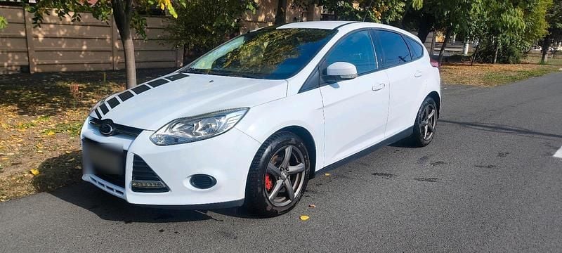 Gebraucht Ford Focus 125 PS (91 kW) 2014 Weiß Limousine