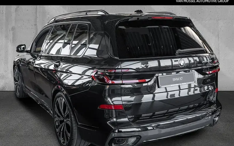 Gebraucht BMW X7 352 PS (258 kW) 2026 Schwarz SUV