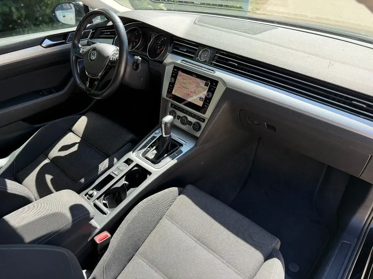 Gebraucht VW Passat Comfortline 150 PS (110 kW) 2018 Schwarz Kombi