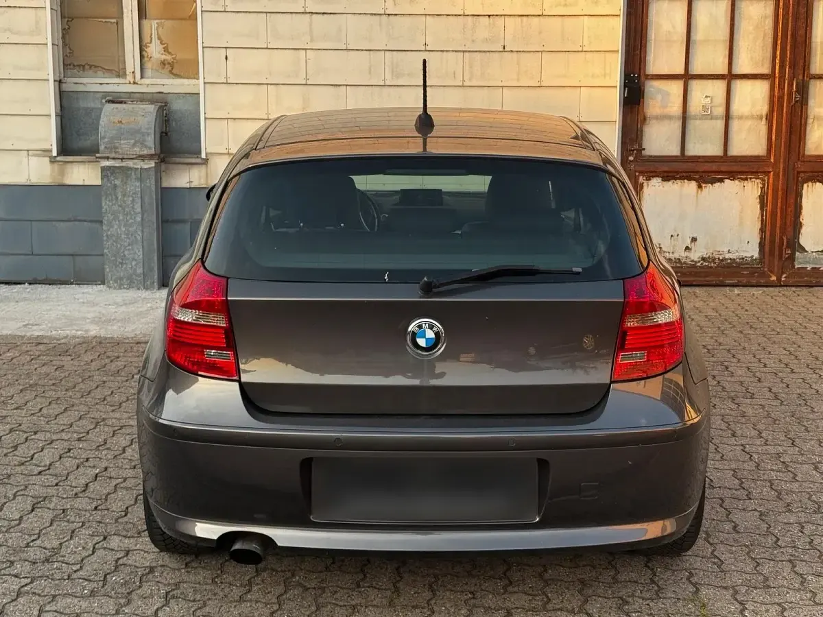 Gebraucht BMW 118 143 PS (105 kW) 2008 Braun Kleinwagen
