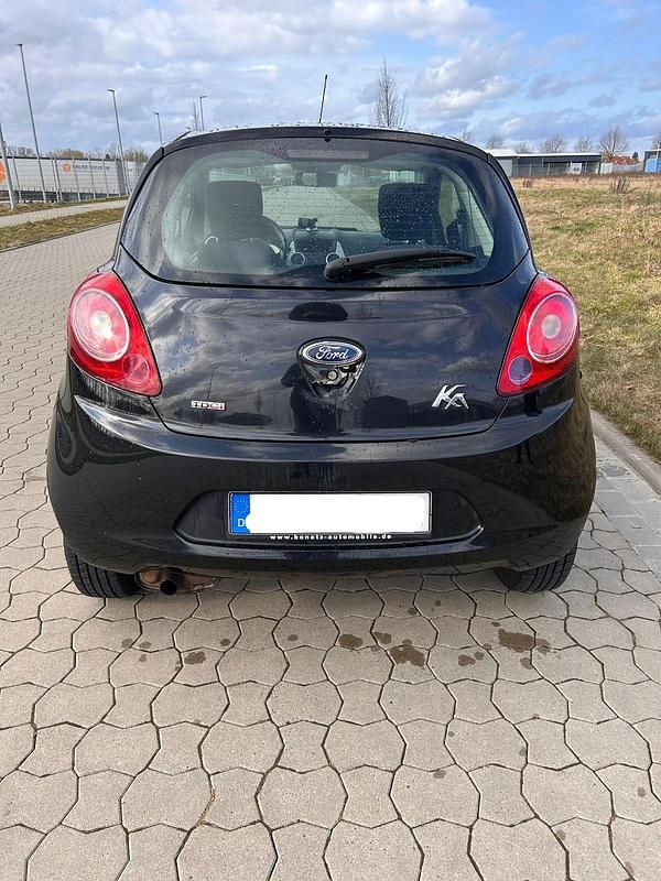 Second-hand Ford Ka 75 CP (55 kW) 2013 Negru Hatchback
