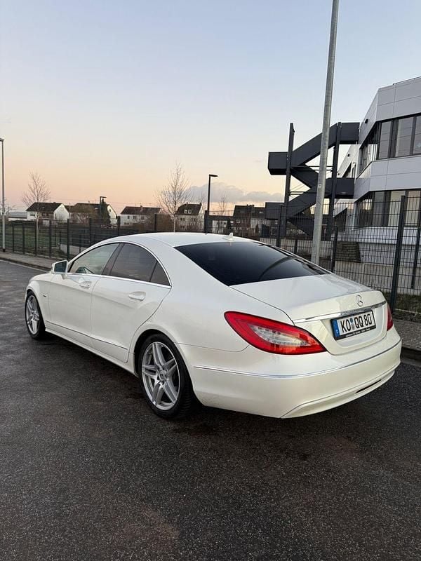 Gebraucht Mercedes CLS350 265 PS (194 kW) 2010 Weiß Coupé