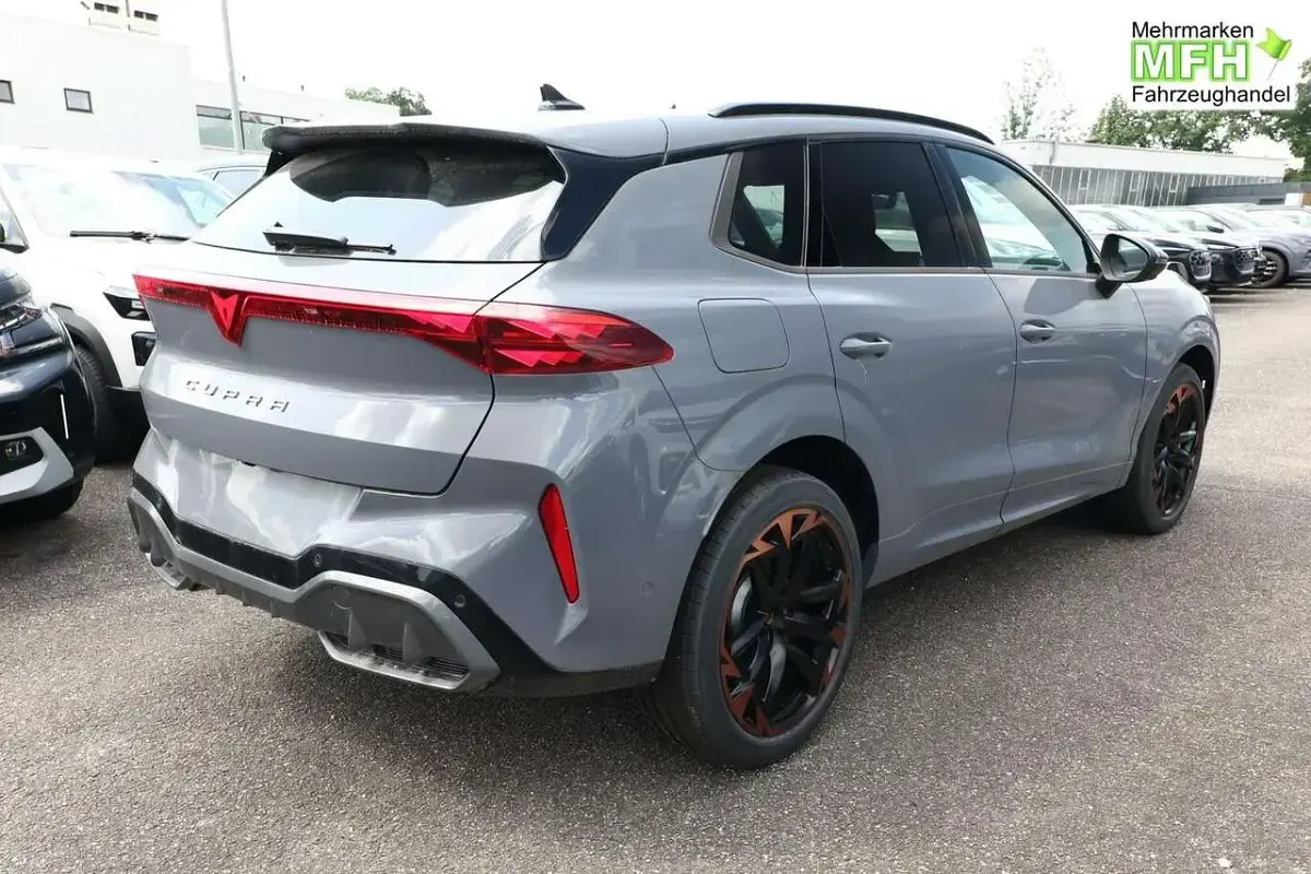 Neu Cupra Terramar VZ 265 PS (194 kW) 2026 Graphene grau SUV