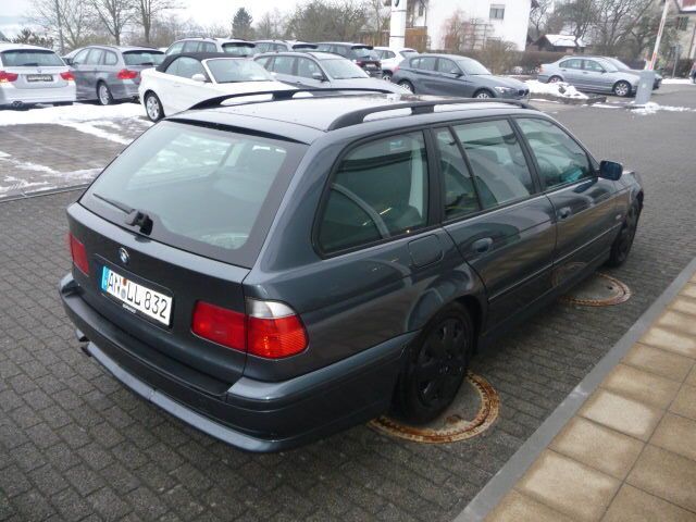 Gebraucht BMW 520 150 PS (110 kW) 2000 Grau metallic Kombi