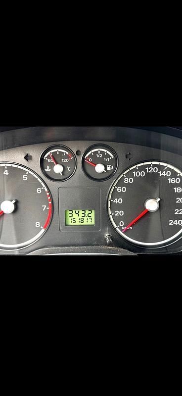 Gebraucht Ford Focus 101 PS (74 kW) 2005 Silber Kleinwagen