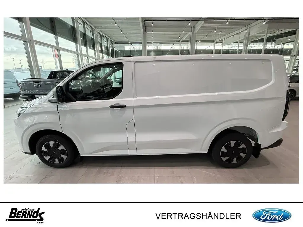 Uusi Ford Transit Custom Trend 232 HP (170 kW) 2026 Valkoinen Nouto