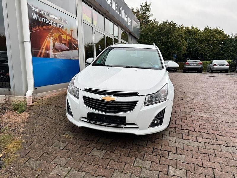 Weiß Gebraucht 2012 Chevrolet Cruze LT Kombi | 5.900 € (Fairer Preis) - Bild 1/4