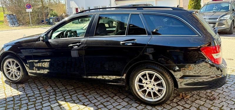 Gebraucht Mercedes C180 Elegance 156 PS (114 kW) 2013 Schwarz Kombi