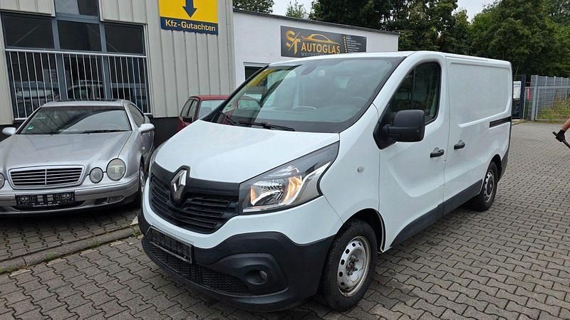 Weiß Gebraucht 2017 Renault Trafic Komfort Van | 7.799 € (Superpreis) - Bild 1/4