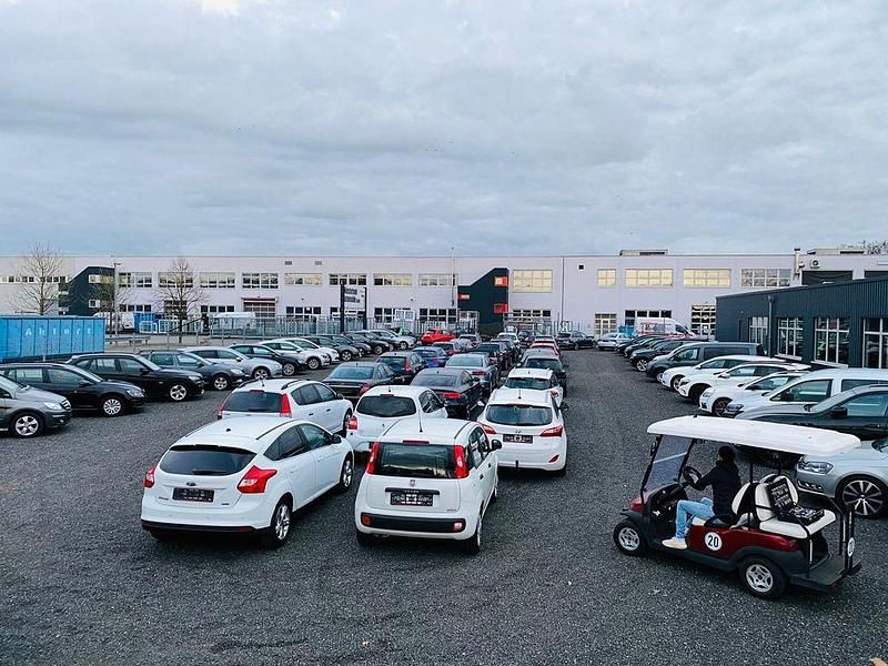 Gebraucht Porsche Macan 265 PS (194 kW) 2021 Grau SUV