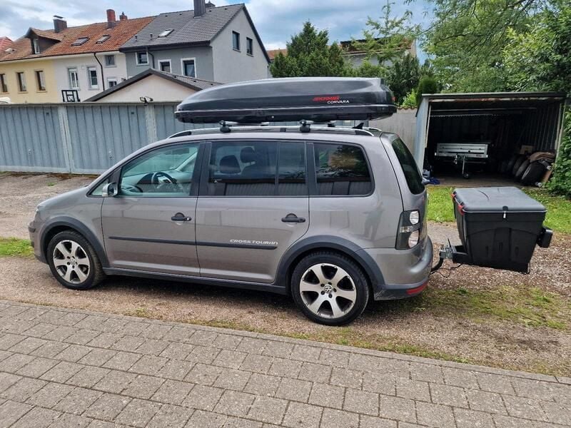 Grau Gebraucht 2008 VW Touran Van / Kleinbus | 7.300 € (Teuer) - Bild 1/4