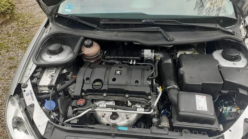 Gebraucht Peugeot 206 109 PS (80 kW) 2005 Silber Kleinwagen