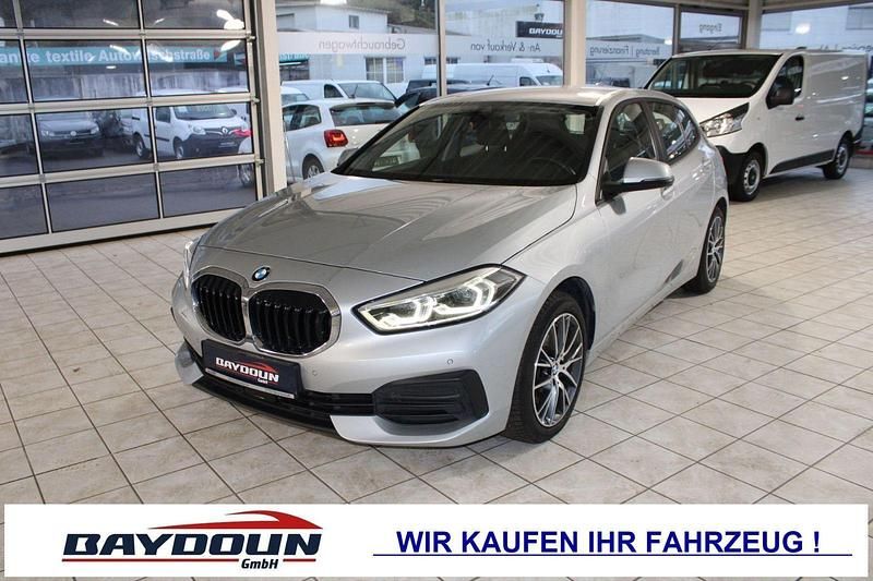 Silber Gebraucht 2020 BMW 118 Advantage Kleinwagen | 17.400 € (Fairer Preis) - Bild 1/4