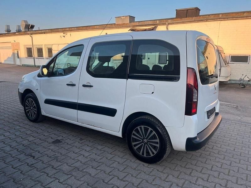 Gebraucht Peugeot Partner 92 PS (67 kW) 2013 Weiß Van / Kleinbus