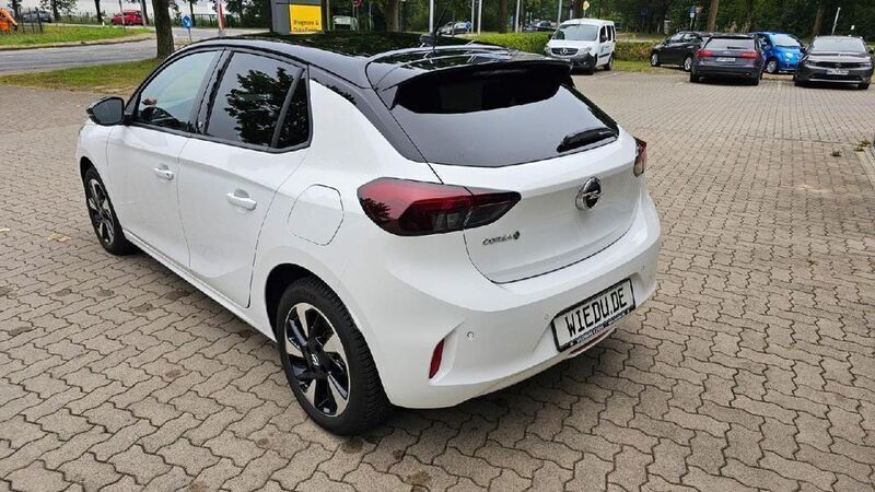 Gebraucht Opel Corsa-e Edition 100 kW (136 PS) 2023 Weiß Kleinwagen