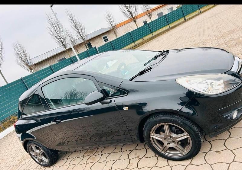 Gebraucht Opel Corsa 80 PS (58 kW) 2010 Schwarz Kleinwagen