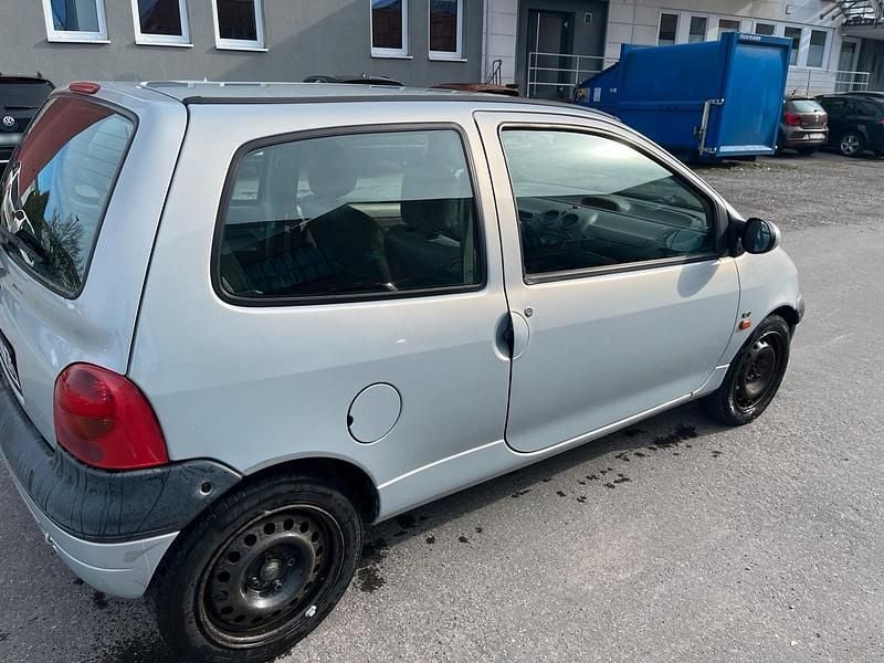Second-hand Renault Twingo 58 CP (42 kW) 2001 Hatchback