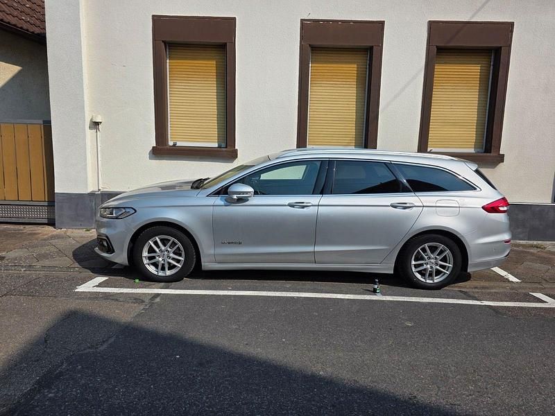 Gebraucht Ford Mondeo Titanium 188 PS (138 kW) 2019 Silber Kombi