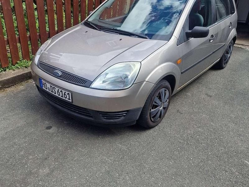 Bronze Gebraucht 2003 Ford Fiesta Kleinwagen | 1.599 € (Etwas zu teuer) - Bild 1/4
