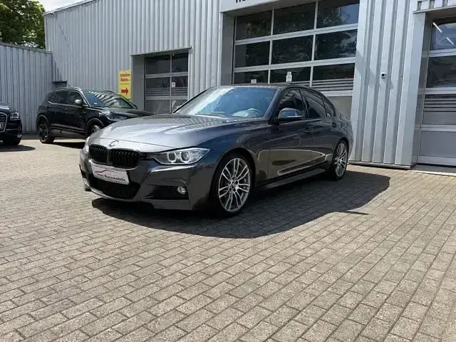 Gebraucht BMW 330 M Sport 258 PS (189 kW) 2012 Mineralgrau (metallic) Limousine