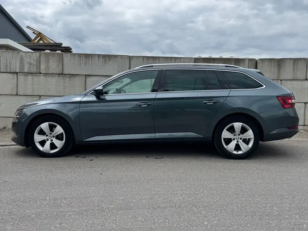 Gebraucht Skoda Superb Style 150 PS (110 kW) 2016 Kombi