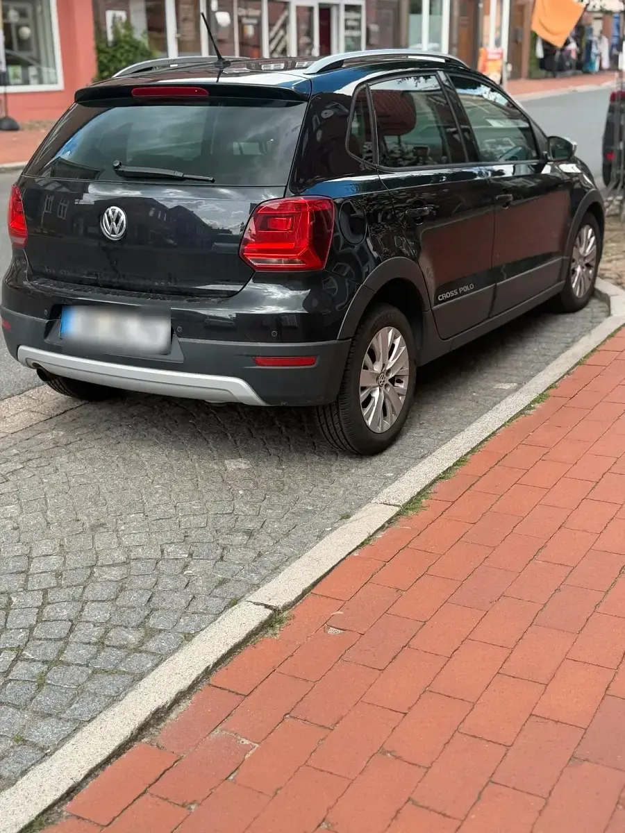 Gebraucht VW Polo Cross 90 PS (66 kW) 2014 Schwarz Kleinwagen