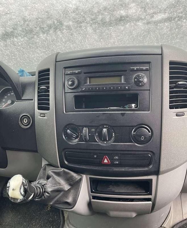 Weiß Gebraucht 2007 VW Crafter Van | 2.000 € (Fairer Preis) - Bild 1/4